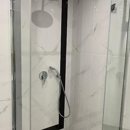 Luxury - 3 Lakes Apartment *
