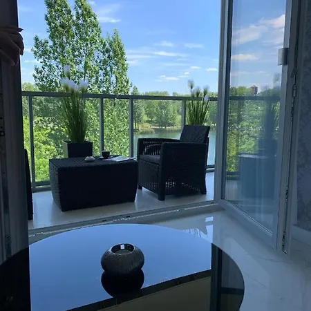 Luxury - 3 Lakes