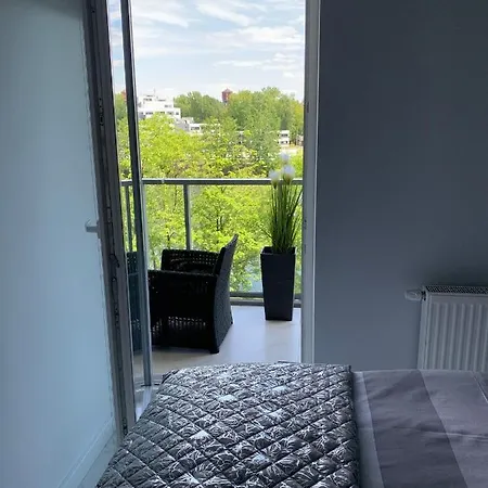 Luxury - 3 Lakes Apartment *